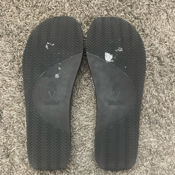 Volatile Woman’s Brown Deering Rhinestone Flip Flops - Picture 2 of 6